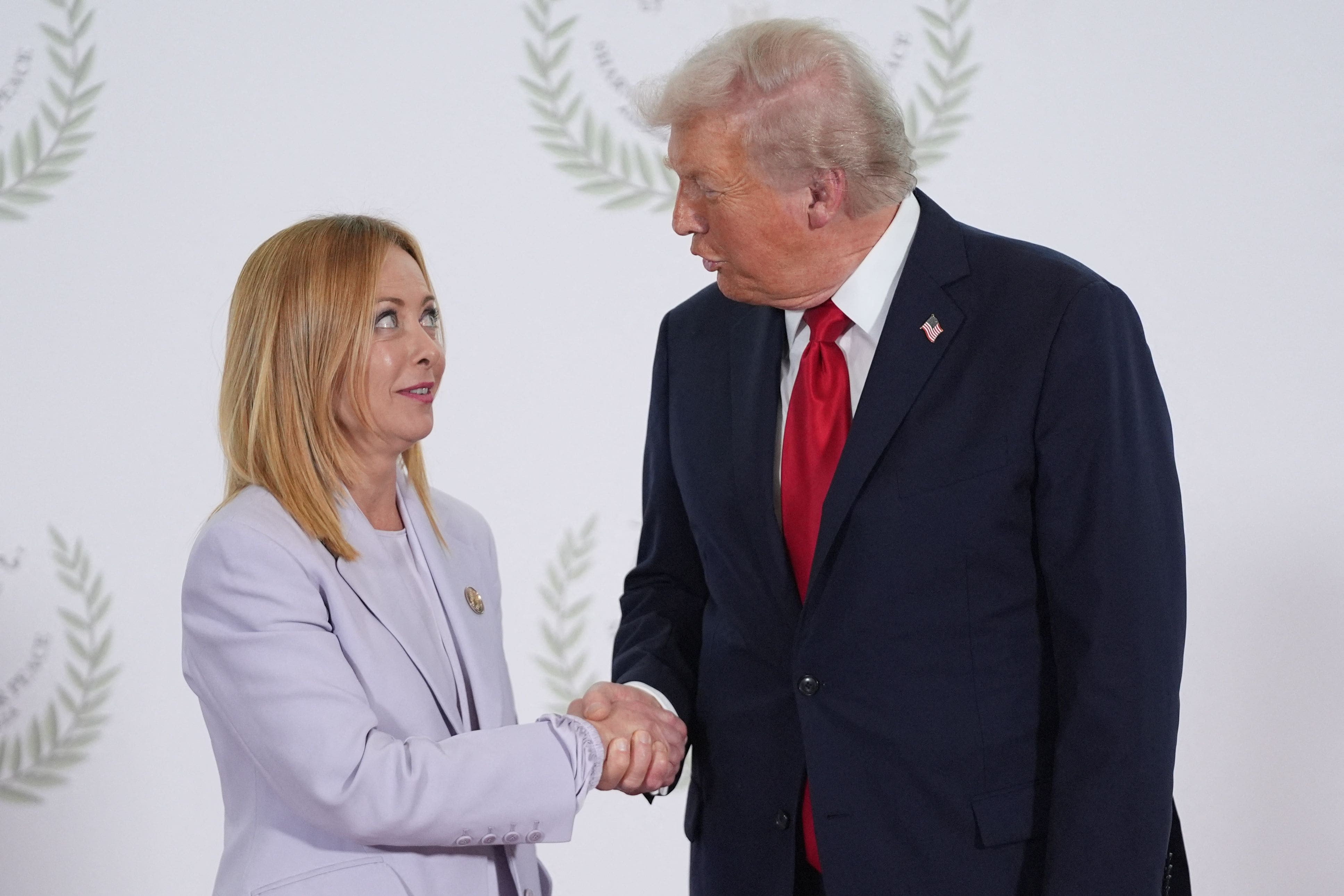 “I like her”: after the attacks, Donald Trump compliments Giorgia Meloni