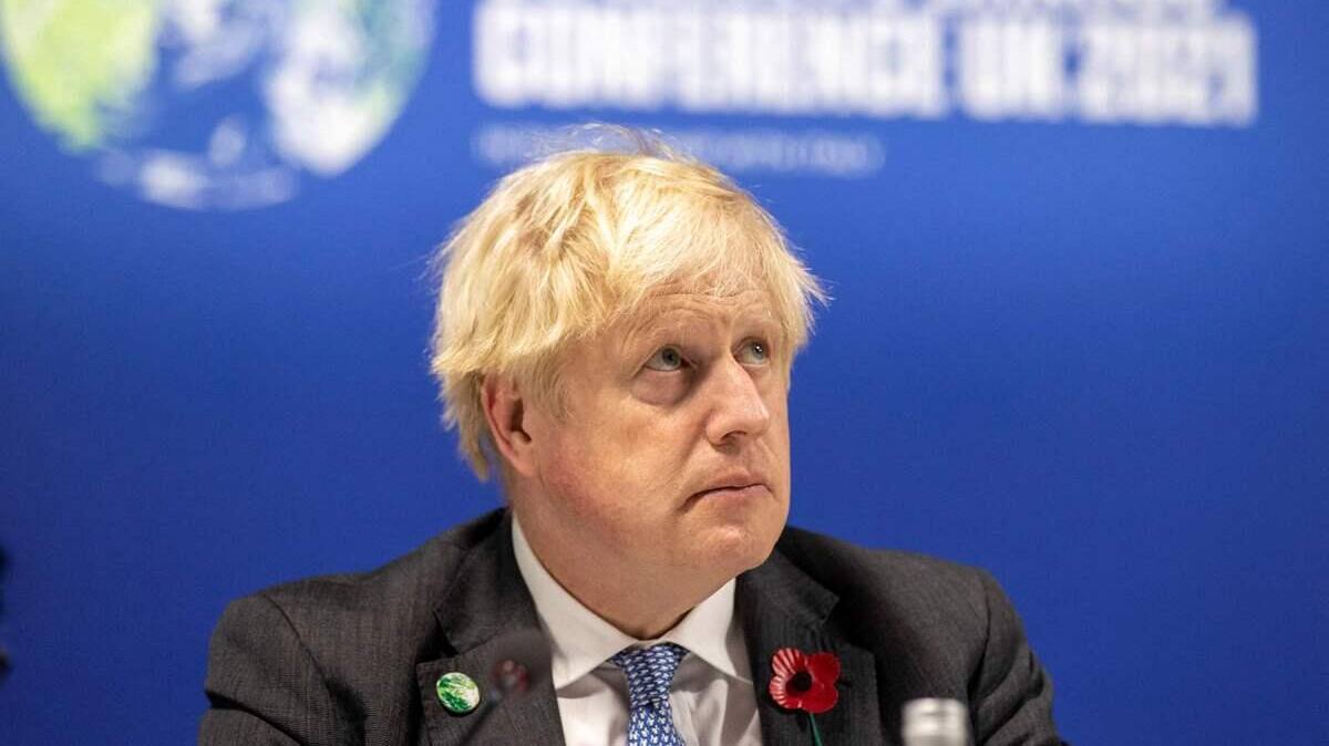 Après son appel à sauver la planète, Boris Johnson regagnera Londres... en avion