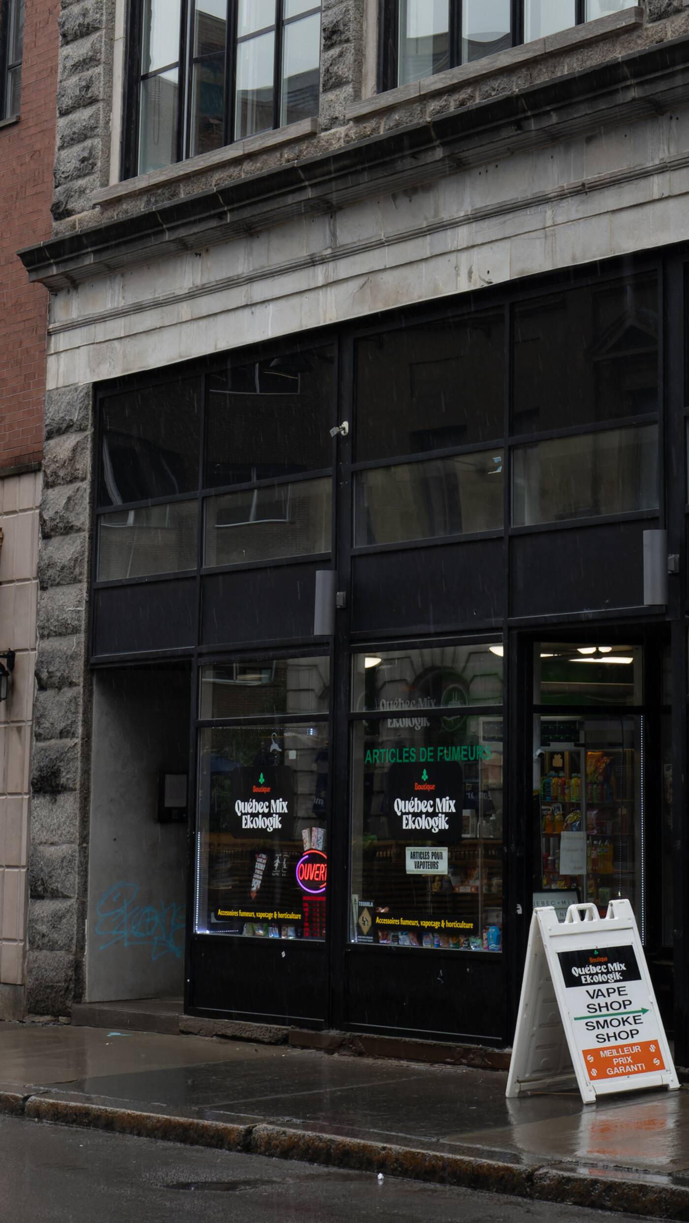 Cannabis illicite: une boutique perquisitionne Qubec | JDQ Cannabis illicite: une boutique perquisitionne Qubec | JDQ