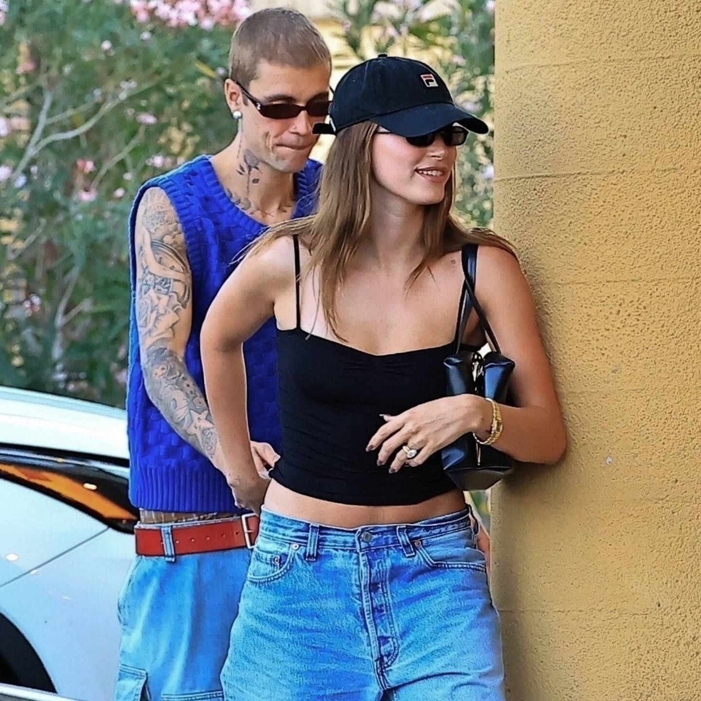 À bas le scandale: il montre son amour pour Hailey