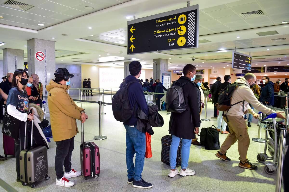 Sc&egrave;nes de joie apr&egrave;s la r&eacute;ouverture de l'espace a&eacute;rien marocain