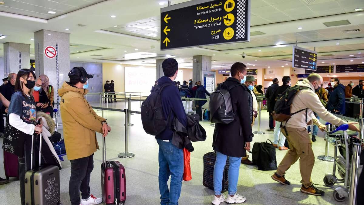 Scènes de joie après la réouverture de l'espace aérien marocain