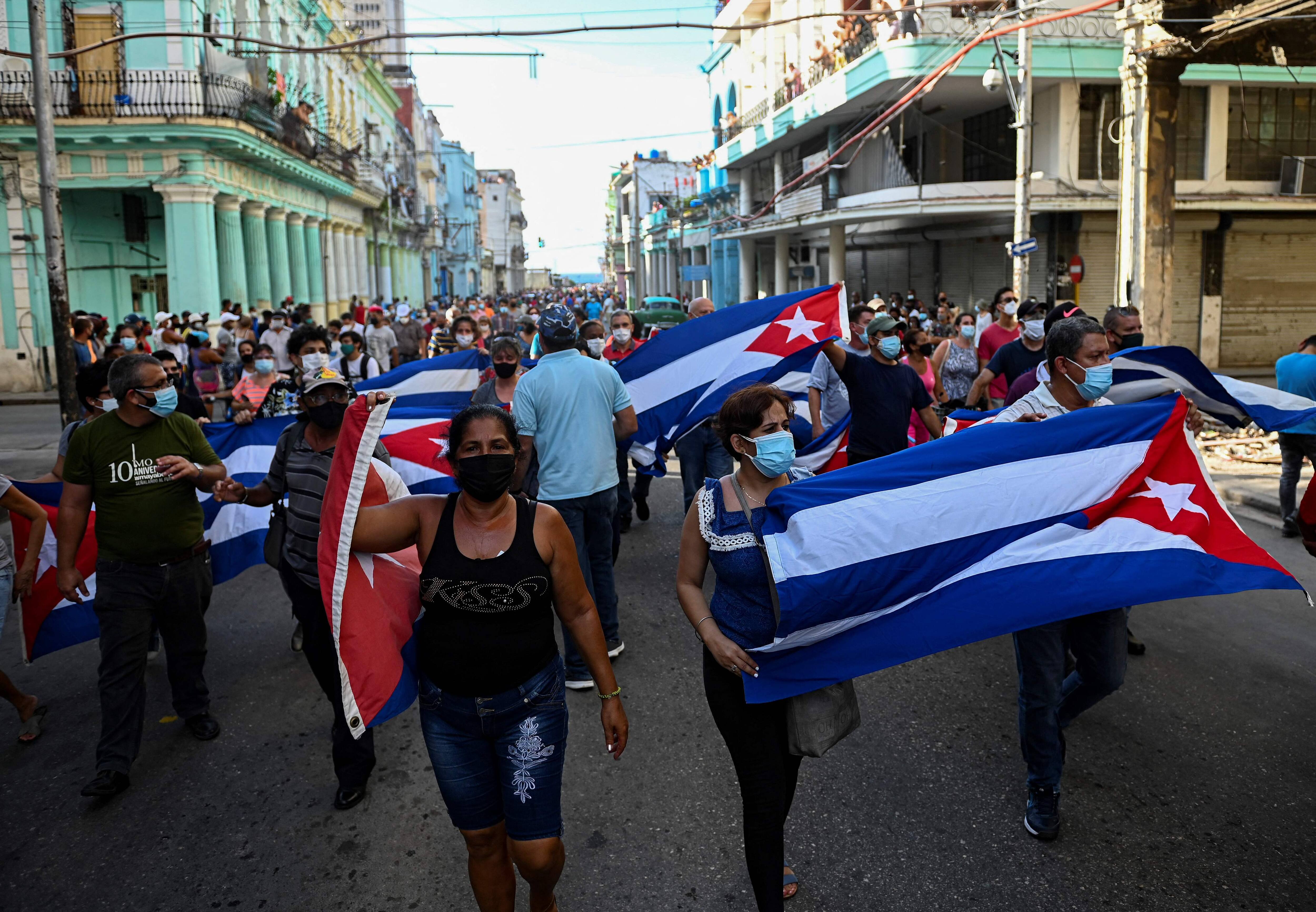 The mobile Internet was re-established in Cuba, but without access to social networks