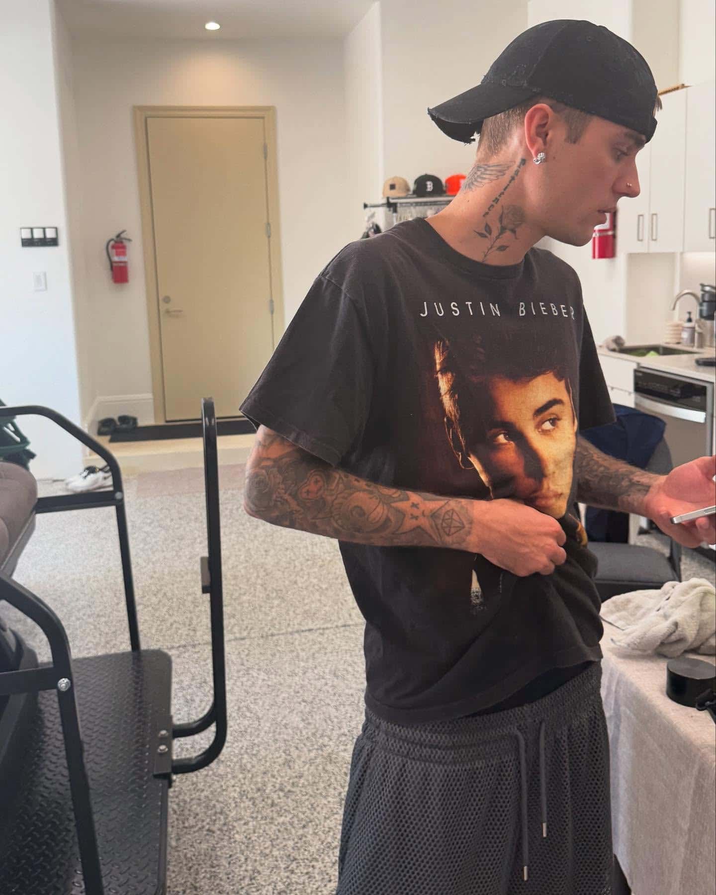 Les rumeurs de secte et de conflit qu'il déclenche