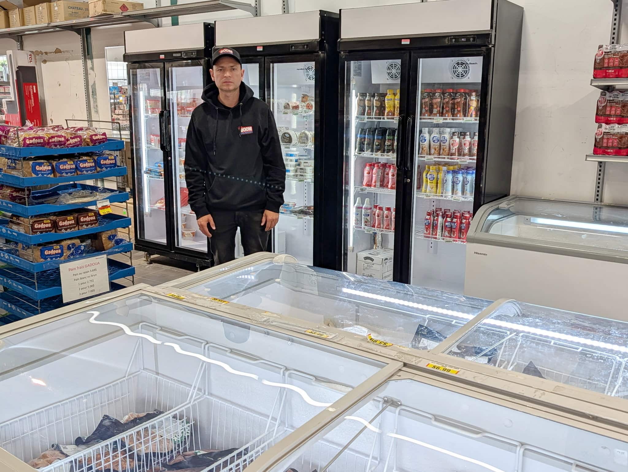 Metro empêche un commerce de vendre du pain et des fruits à prix réduit
