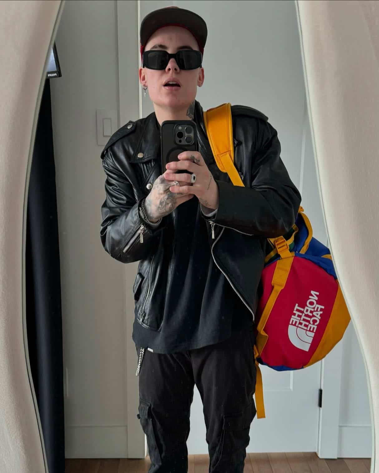 Son souci capillaire frappant