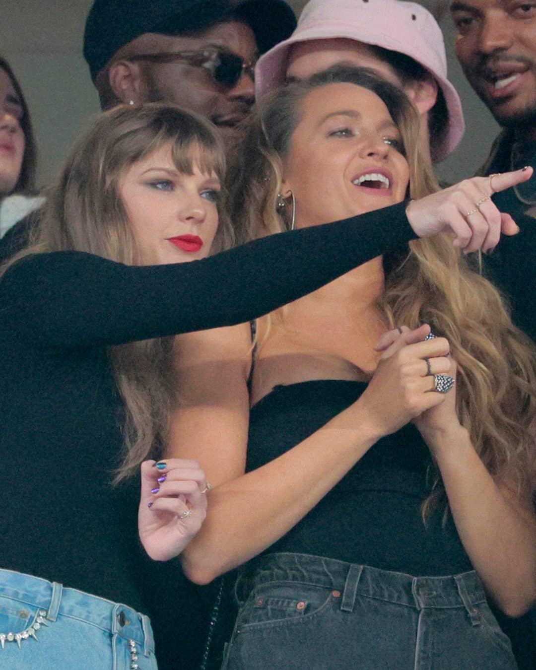 Qui a exposé les menaces contre Taylor Swift ?