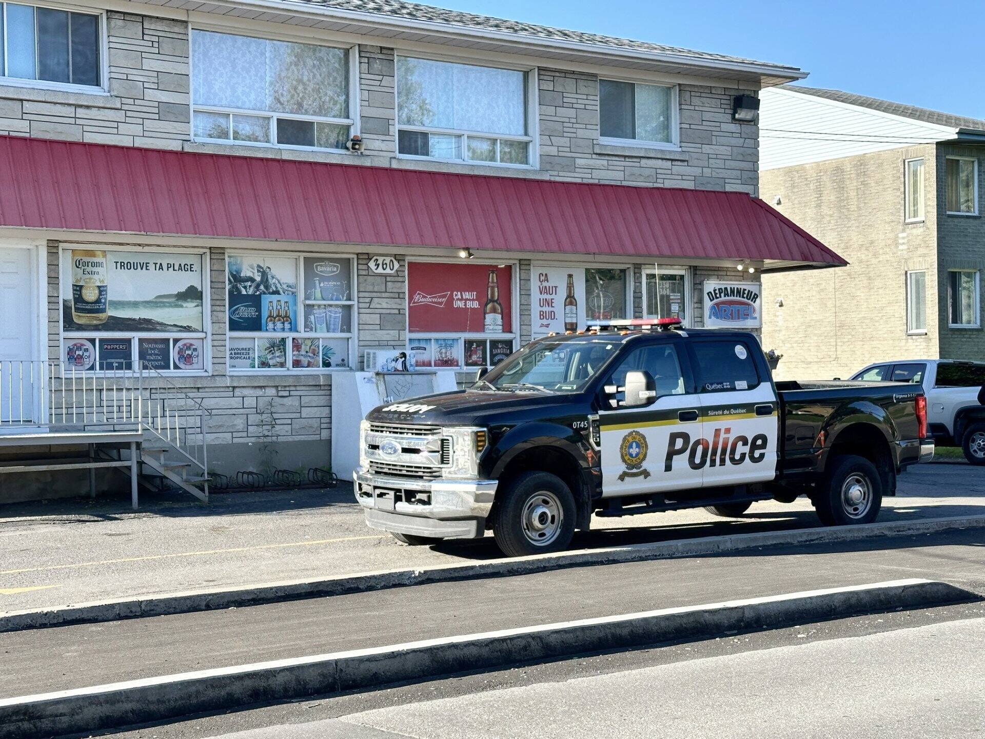 Environ 120 policiers ont été impliqués dans cette frappe.
