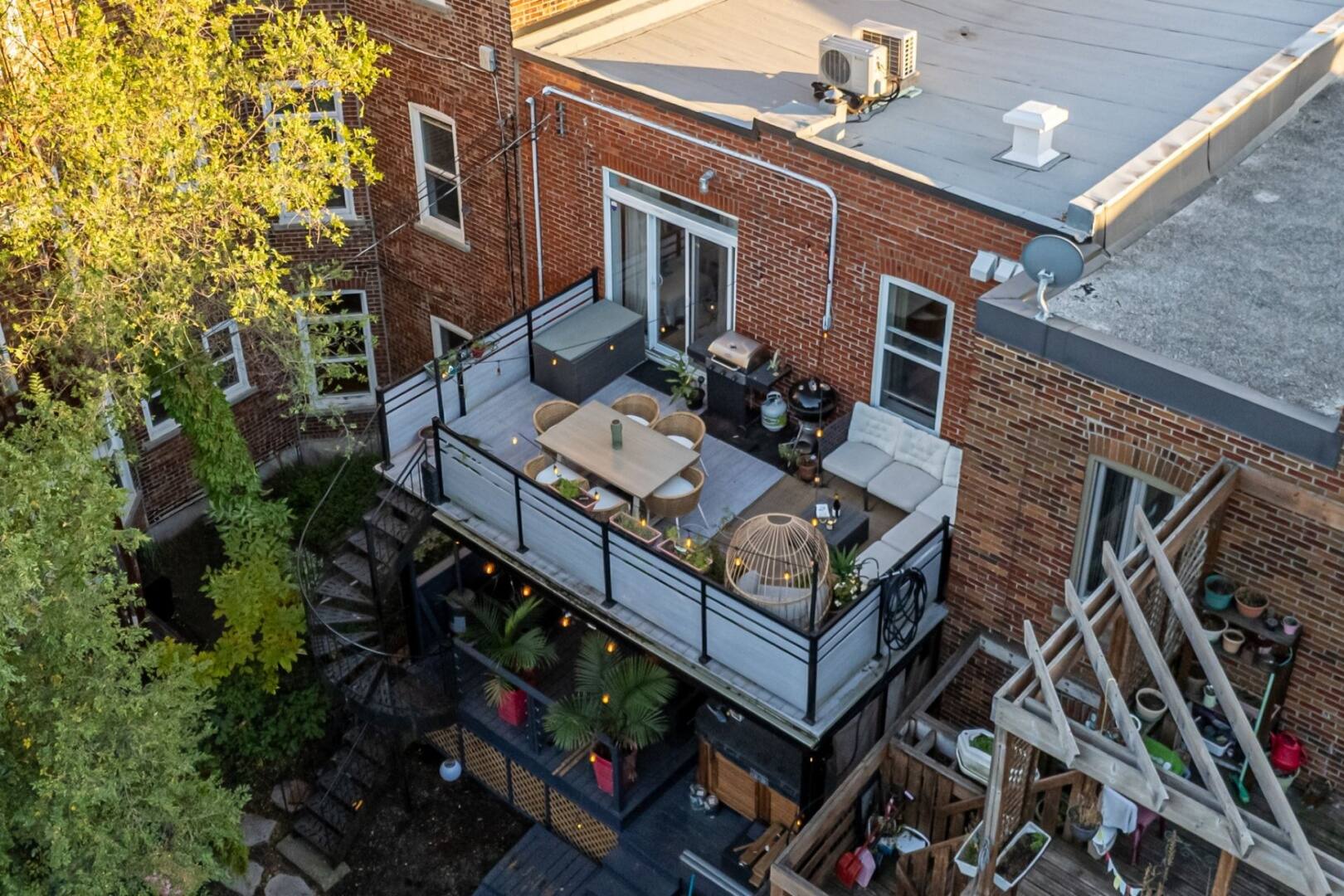 Ce condo avec terrasse de rêve est à vendre 