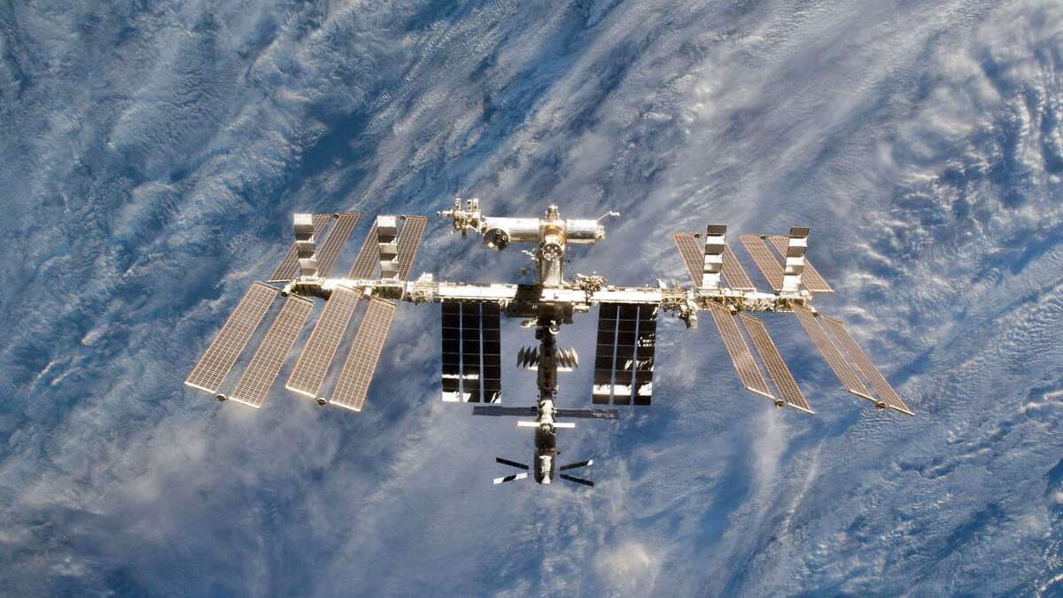 La NASA reporte la sortie de deux astronautes de l'ISS pour cause de «débris»