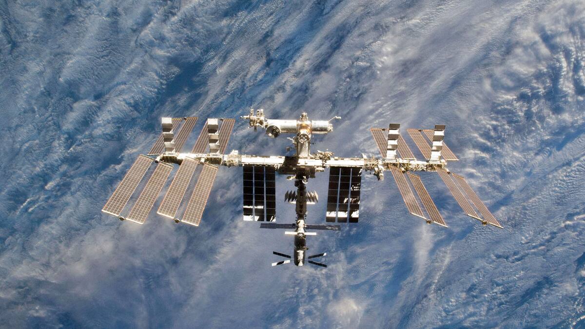Débris spatiaux: les astronautes de l'ISS forcés de se mettre à l'abri