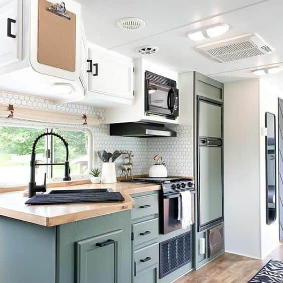 Les meilleures idées pour retaper l'intérieur d'une roulotte à mini ...