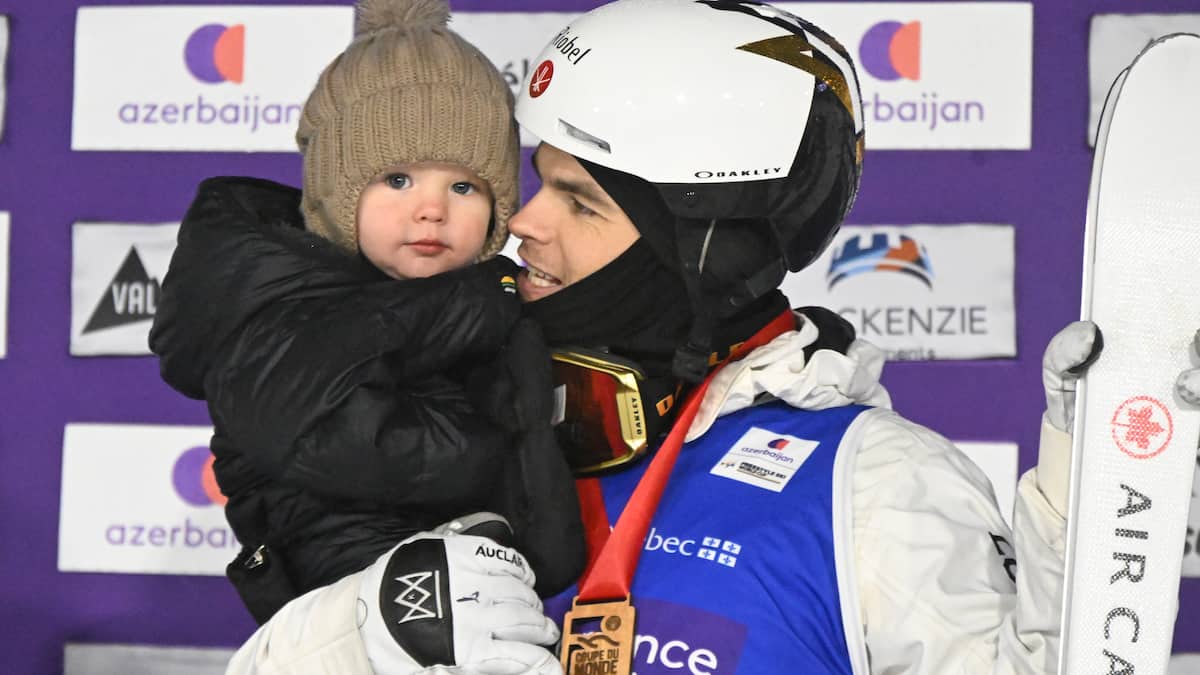 Mikaël Kingsbury écrit l’histoire en Coupe du monde de ski acrobatique à Val Saint-Côme: CENT-sationnel