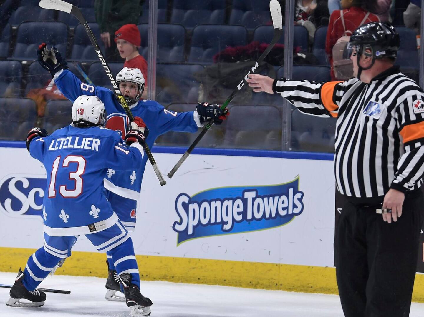 Tournoi international de hockey pee-wee de Québec: Les joueurs de moins de 12 ans vaccinés seront acceptés Tournoi international de hockey pee-wee de Québec: Les joueurs de moins de 12 ans vaccinés seront acceptés