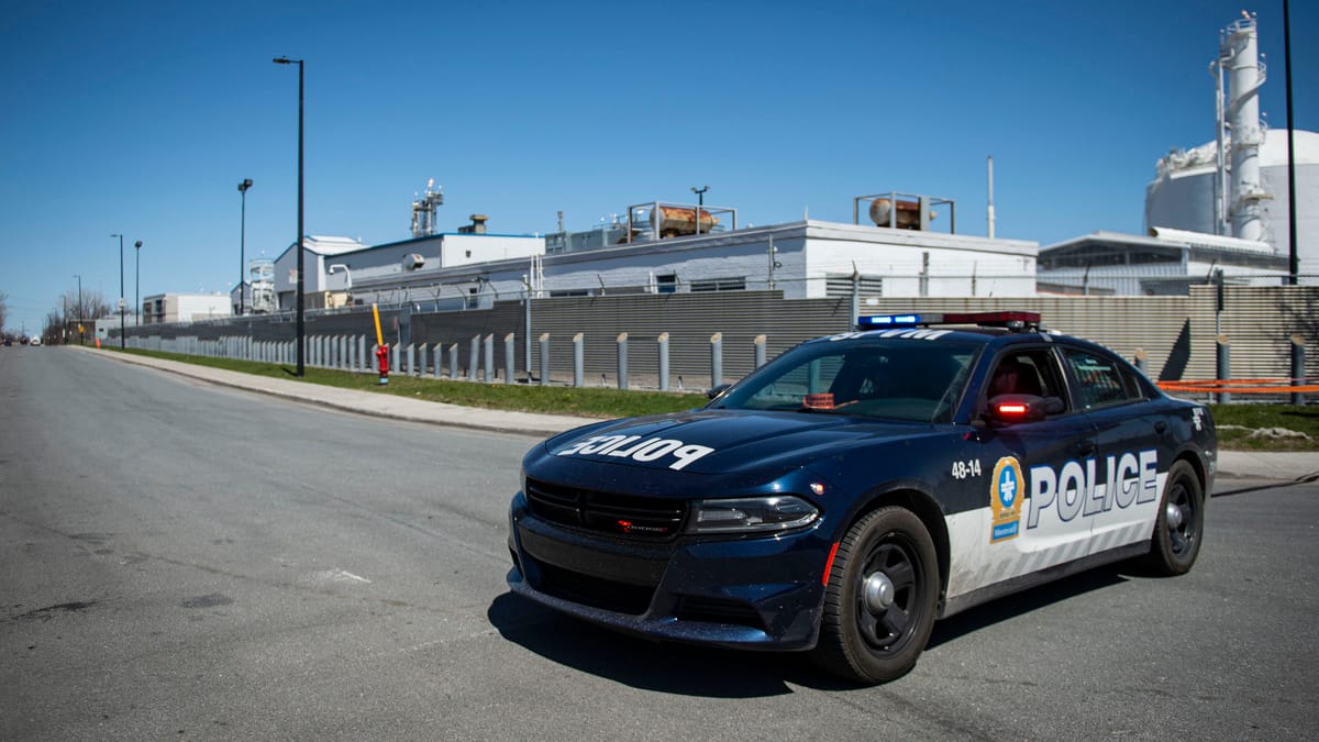 Un policier de la SQ happé à Montréal
