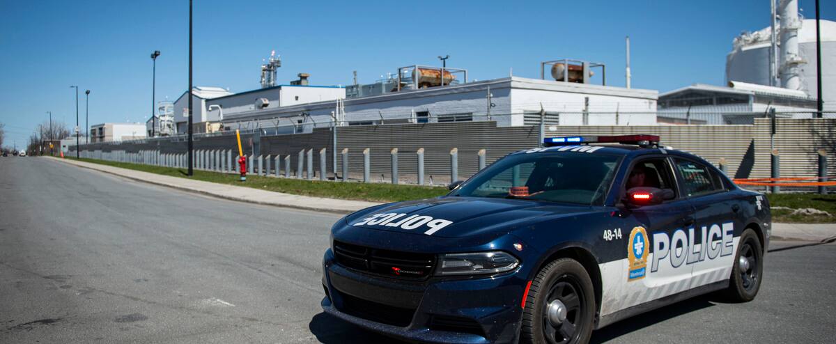 Un policier de la SQ heurté par un automobiliste, alors qu'il tentait d'intercepter un véhicule à Montréal