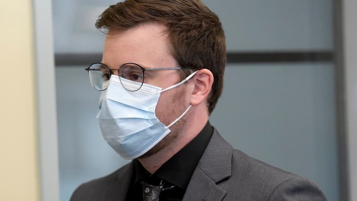 Agression sexuelle sur une collègue: un ex-policier du SPVQ condamné à 18 mois d'emprisonnement