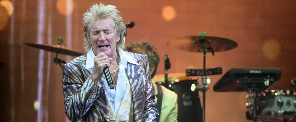 Rod Stewart Rocker Voici ce qu'on a pensé du spectacle de Sir Rod Stewart et de son ...