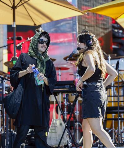 Hubert Lenoir durante los ensayos del programa