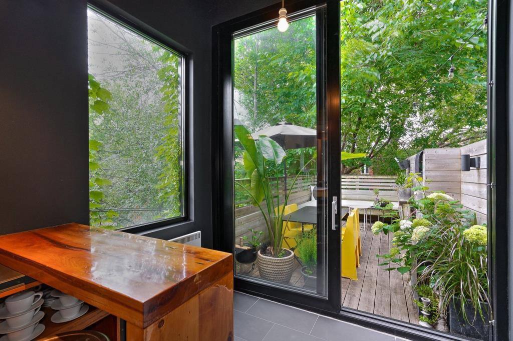 Condo avec terrasse privée à vendre pour 675 000$