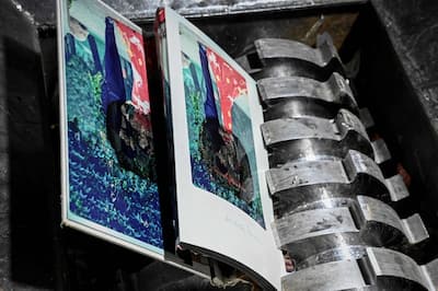 ¿Divorcio? Una fábrica tritura las fotos de tu boda para producir electricidad