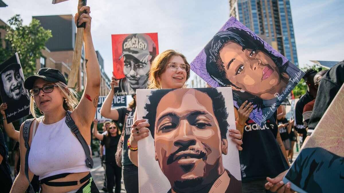 Un an et demi après la mort de George Floyd, Minneapolis vote pour «remplacer» sa police