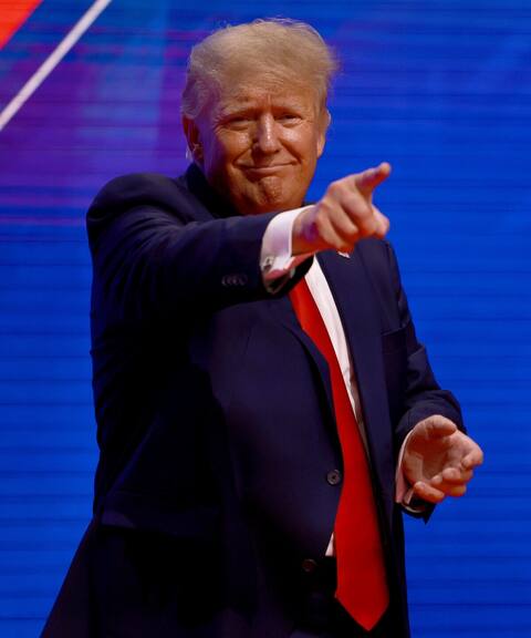 Trump elogia a Putin y critica a los líderes occidentales