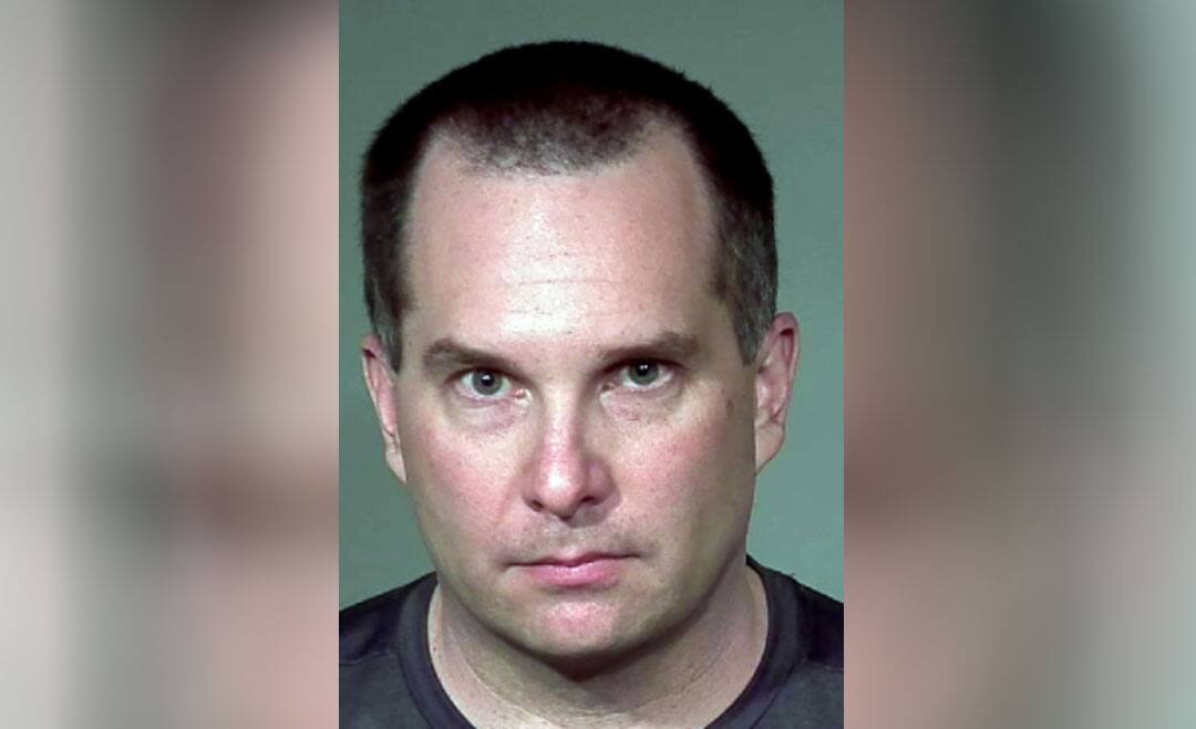 Un entra&icirc;neur de baseball et de hockey arr&ecirc;t&eacute; pour agression sexuelle