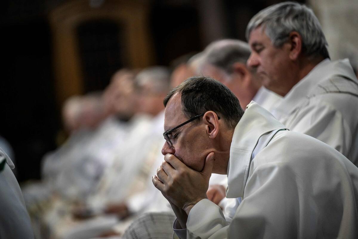 L'&Eacute;glise de France verse les premi&egrave;res r&eacute;parations pour p&eacute;docriminalit&eacute;