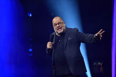 Comedy concert ha! By Laurent Paquin: Praise of Standing