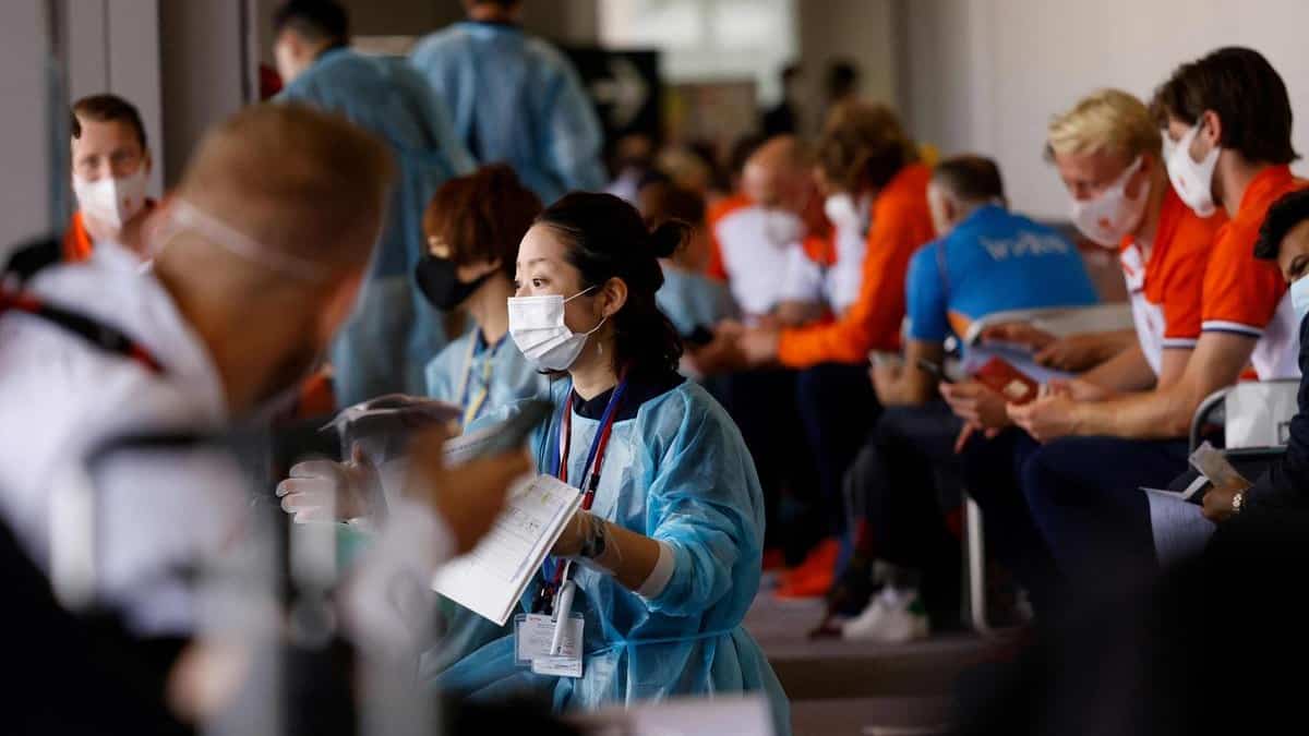 Les Pays-Bas mettent fin à la distanciation sociale et annoncent un «pass COVID»