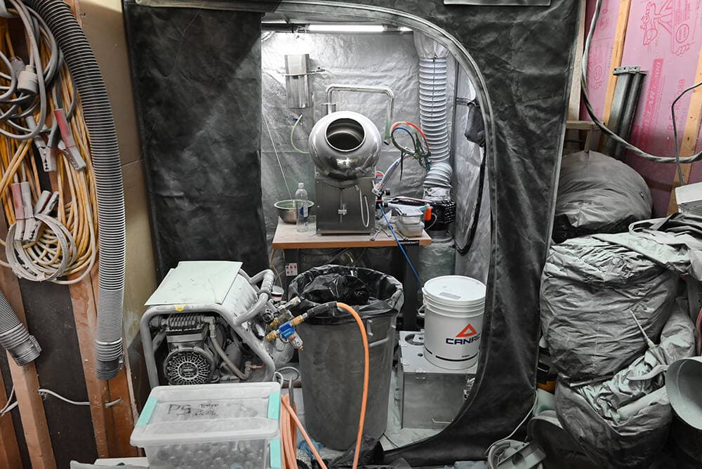 Parte del material encontrado en el laboratorio clandestino de Drummondville en el verano de 2024