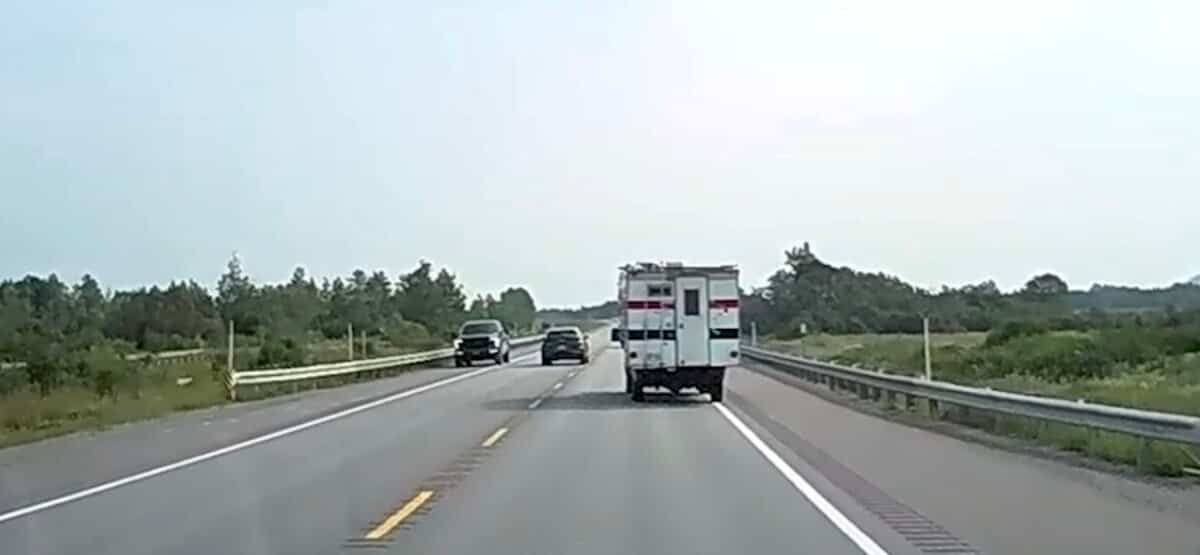 Drame &eacute;vit&eacute; de peu sur l&rsquo;A-20: le tron&ccedil;on Rimouski&ndash;Mont-Joli fait encore jaser