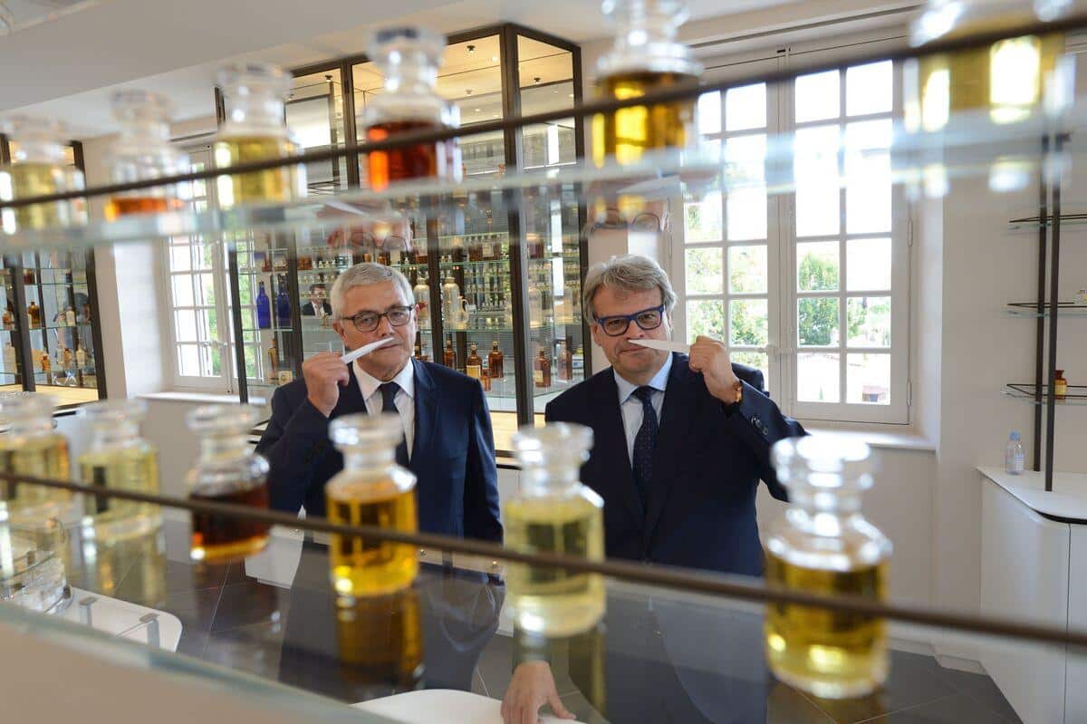 Nose Un Documentaire S Interesse Au Metier De Trouveur D Odeurs Chez Dior Jdm