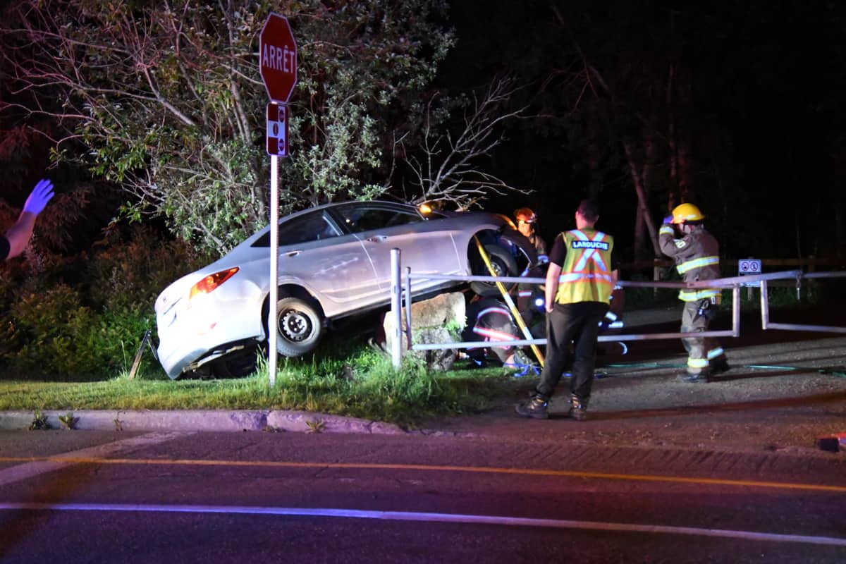 Véhicule volé à Stoneham des ados sans permis causent un accident JDQ