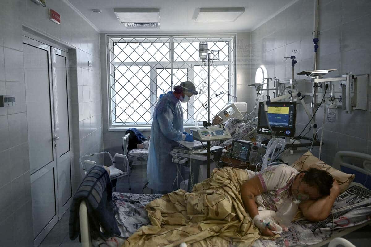 Risque d'hospitalisation r&eacute;duit jusqu'&agrave; 70% par rapport au variant Delta