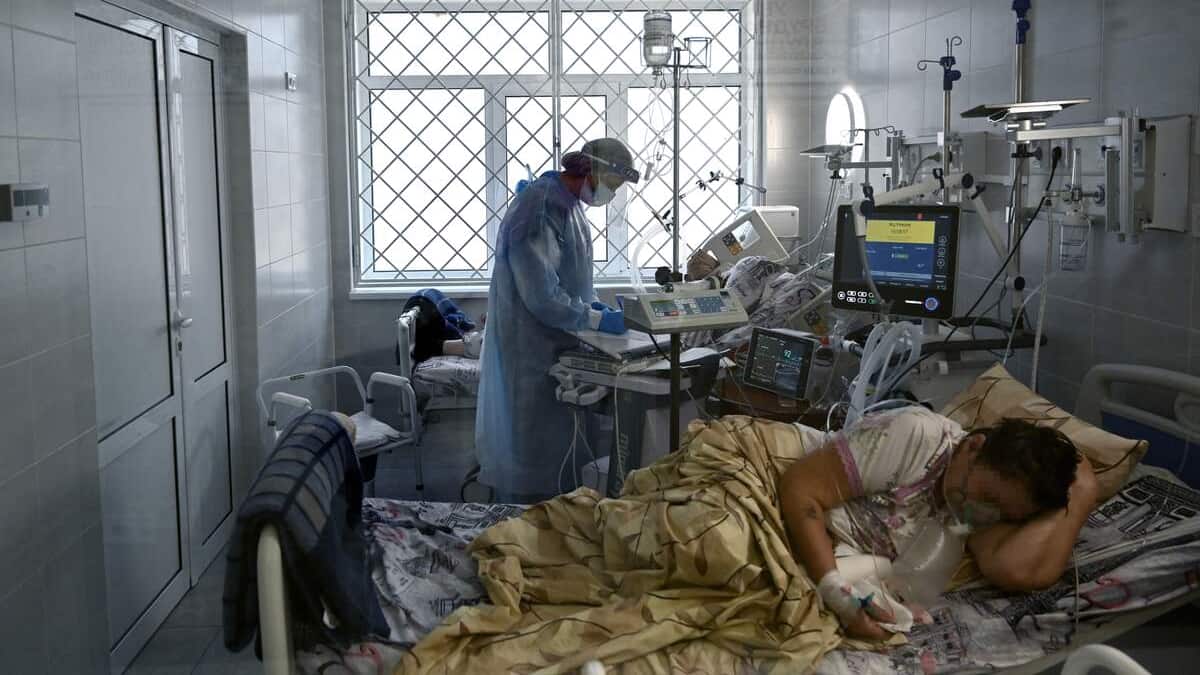 Risque d'hospitalisation réduit jusqu'à 70% par rapport au variant Delta