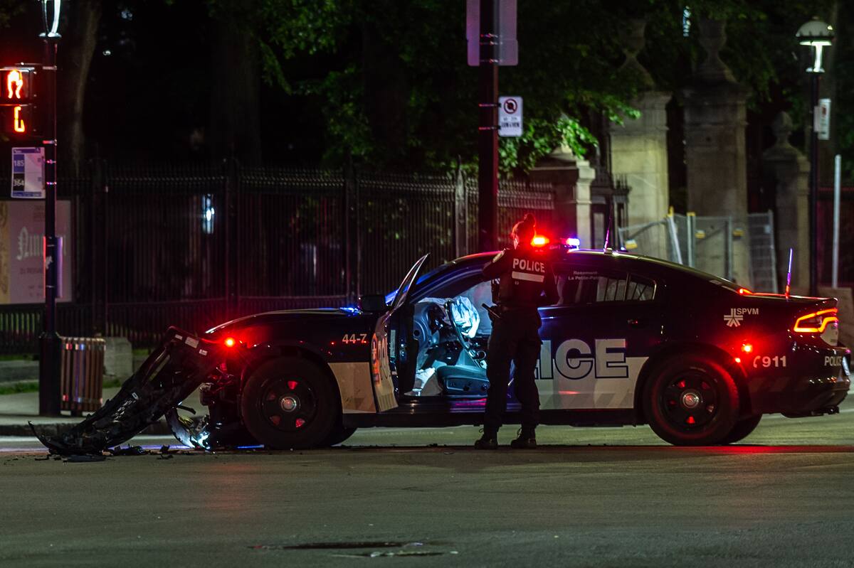 Montr&eacute;al: une auto-patrouille du SPVM percut&eacute;e par un v&eacute;hicule