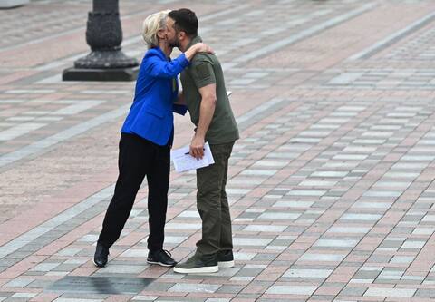 À Kyïv, von der Leyen promet que l'UE soutiendra Ukraine