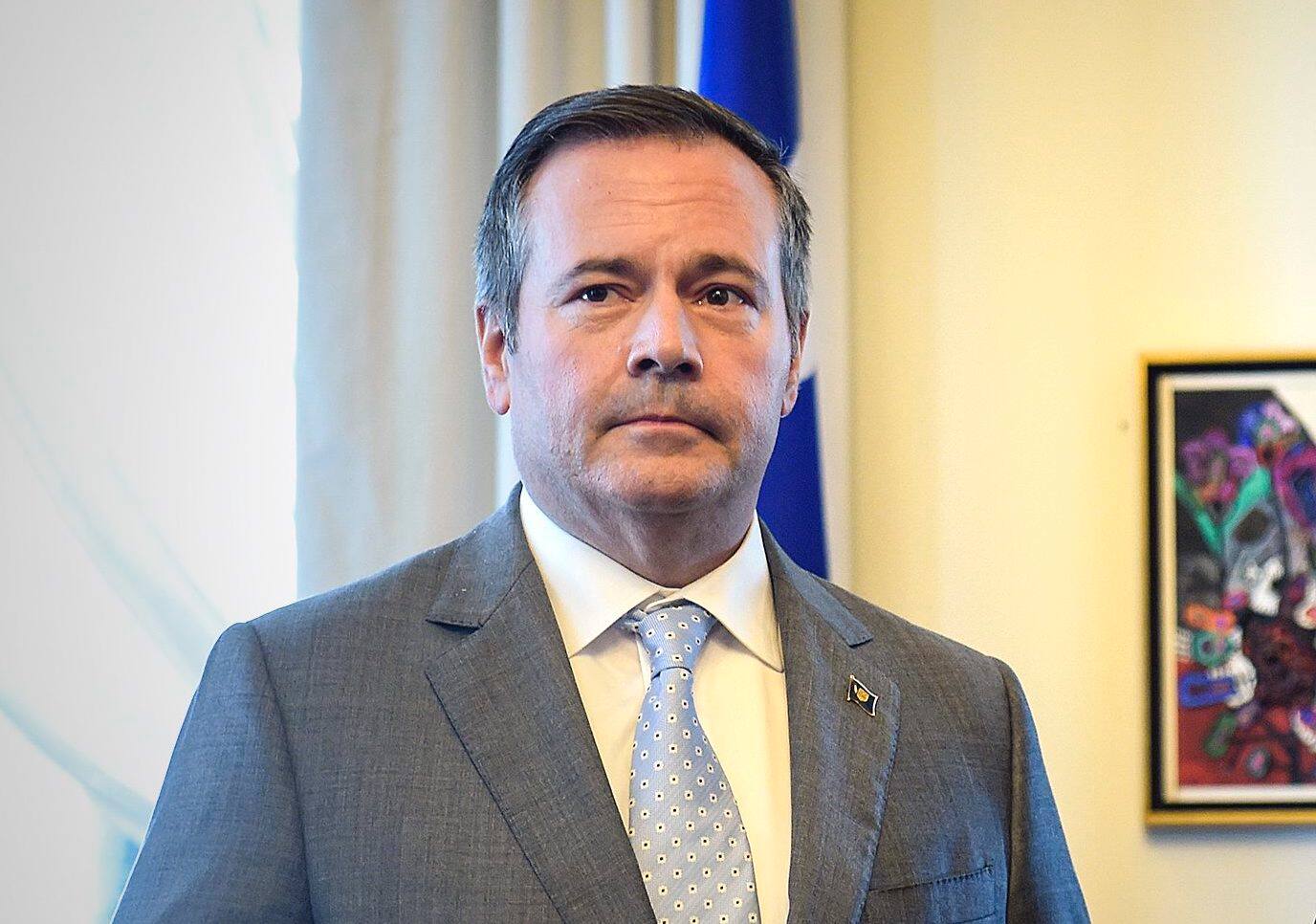 L&rsquo;Alberta retire sa taxe provinciale sur l&rsquo;essence