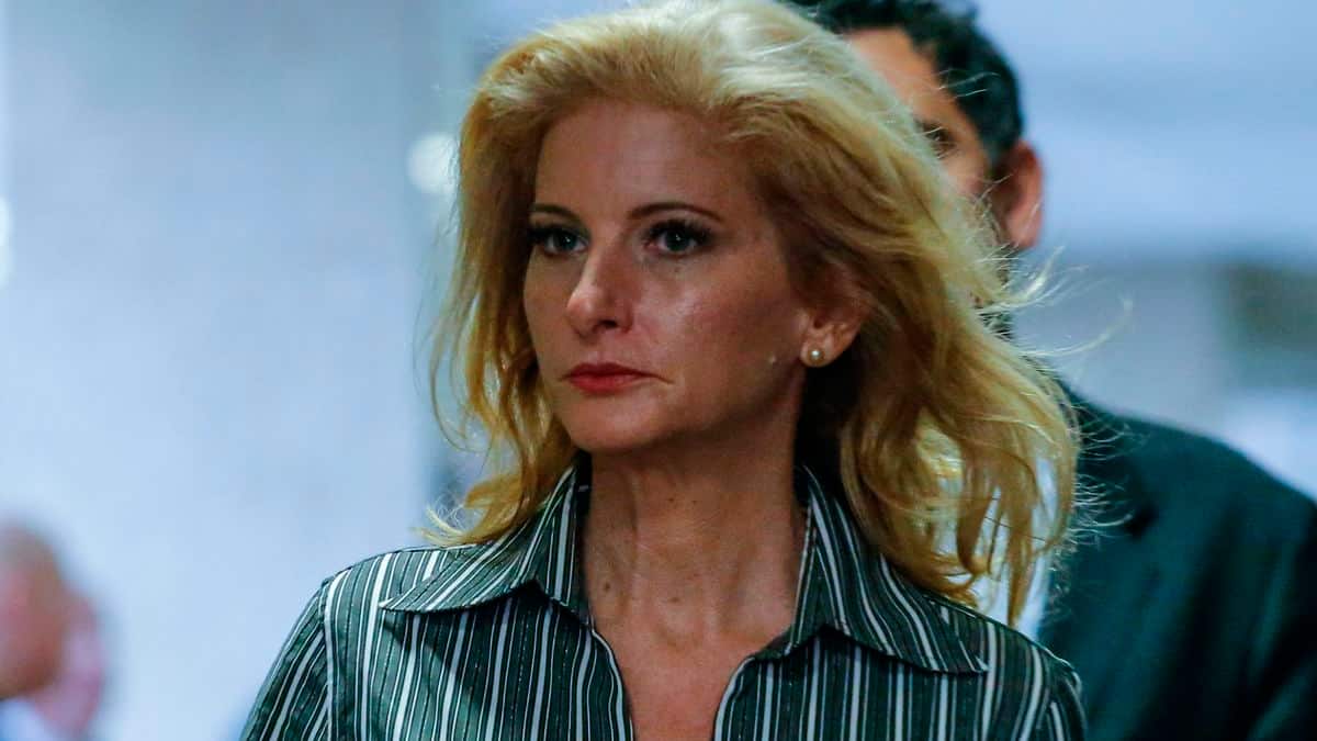 Une accusatrice de Trump pour agression sexuelle retire sa plainte