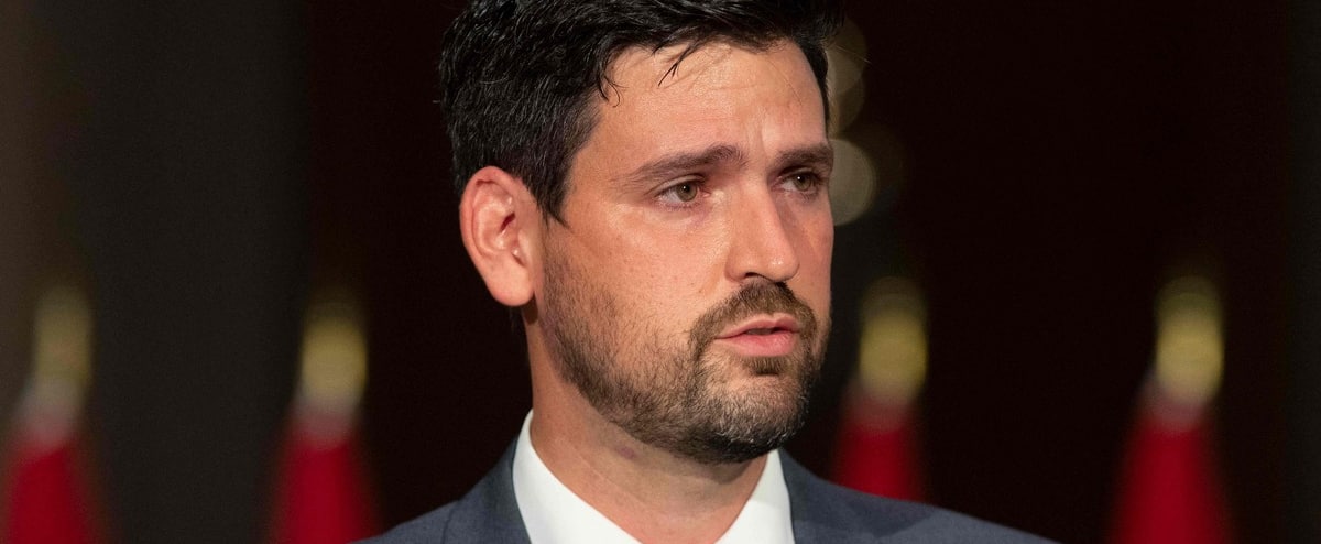 Plus de 36 plaintes sur l’annonce «in english only» du ministre de l’Immigration Sean Fraser