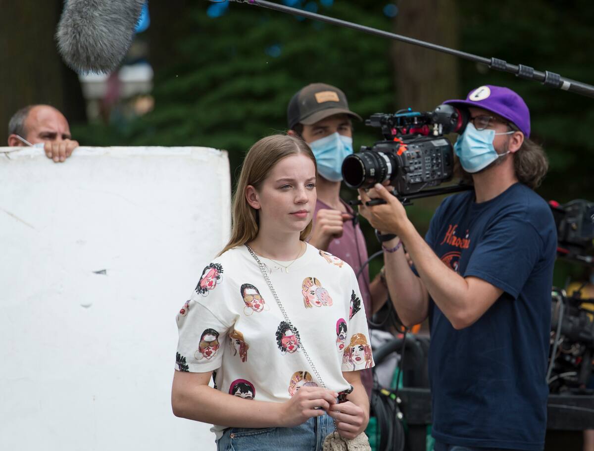 Ralentissement des tournages: la com&eacute;dienne Laurence Desch&ecirc;nes attise sa fibre entrepreneuriale