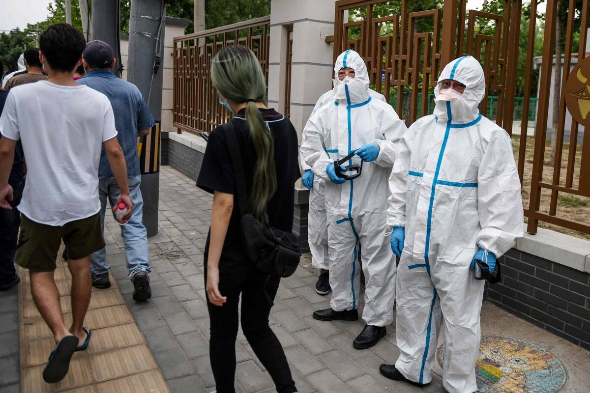 Deuxième vague à Pékin: vols annulés et écoles fermées | TVA Nouvelles