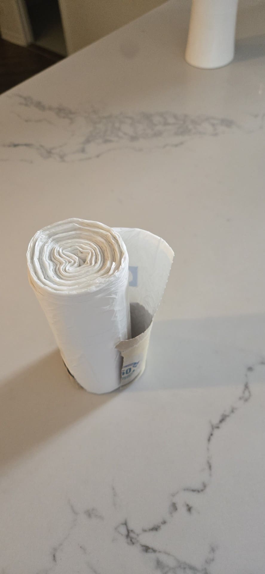 Quand j’achète des sacs de plastique, je me sens complètement ridicule