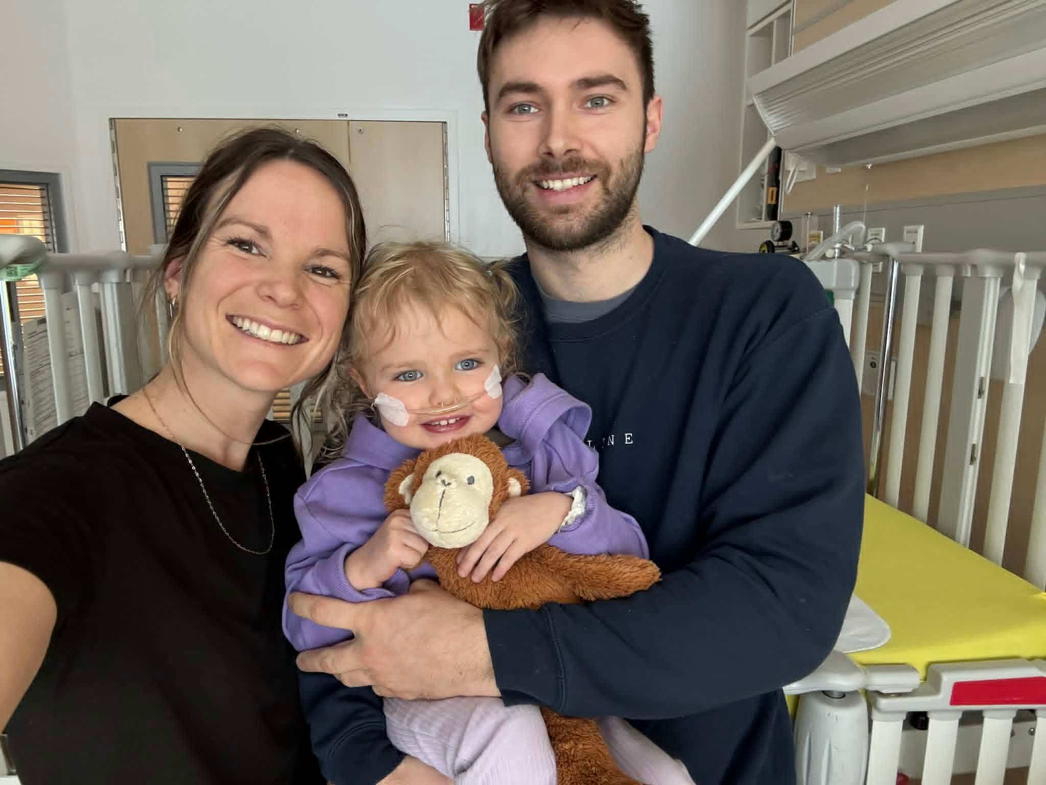 «C’est une véritable guerrière»: une énième opération pour la petite Flora