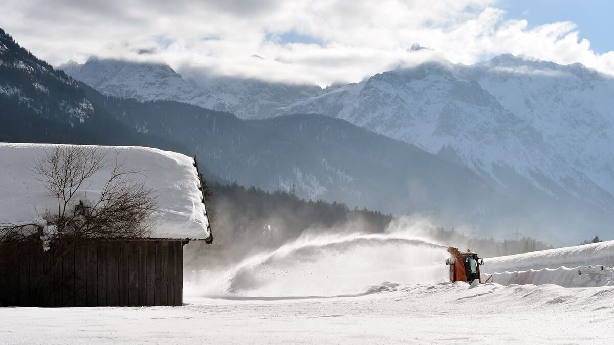 Il signe un décret pour interdire à la neige de tomber