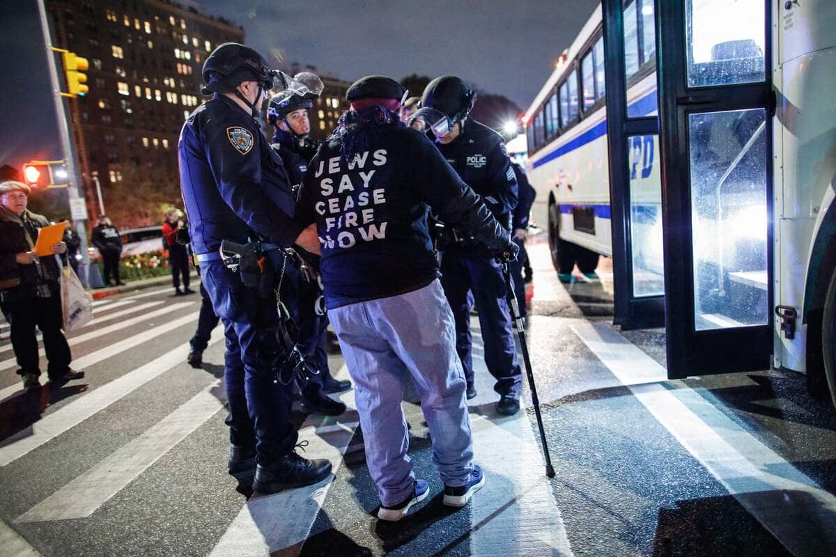 Brooklyn: une ado poignard&eacute;e devant le m&eacute;tro