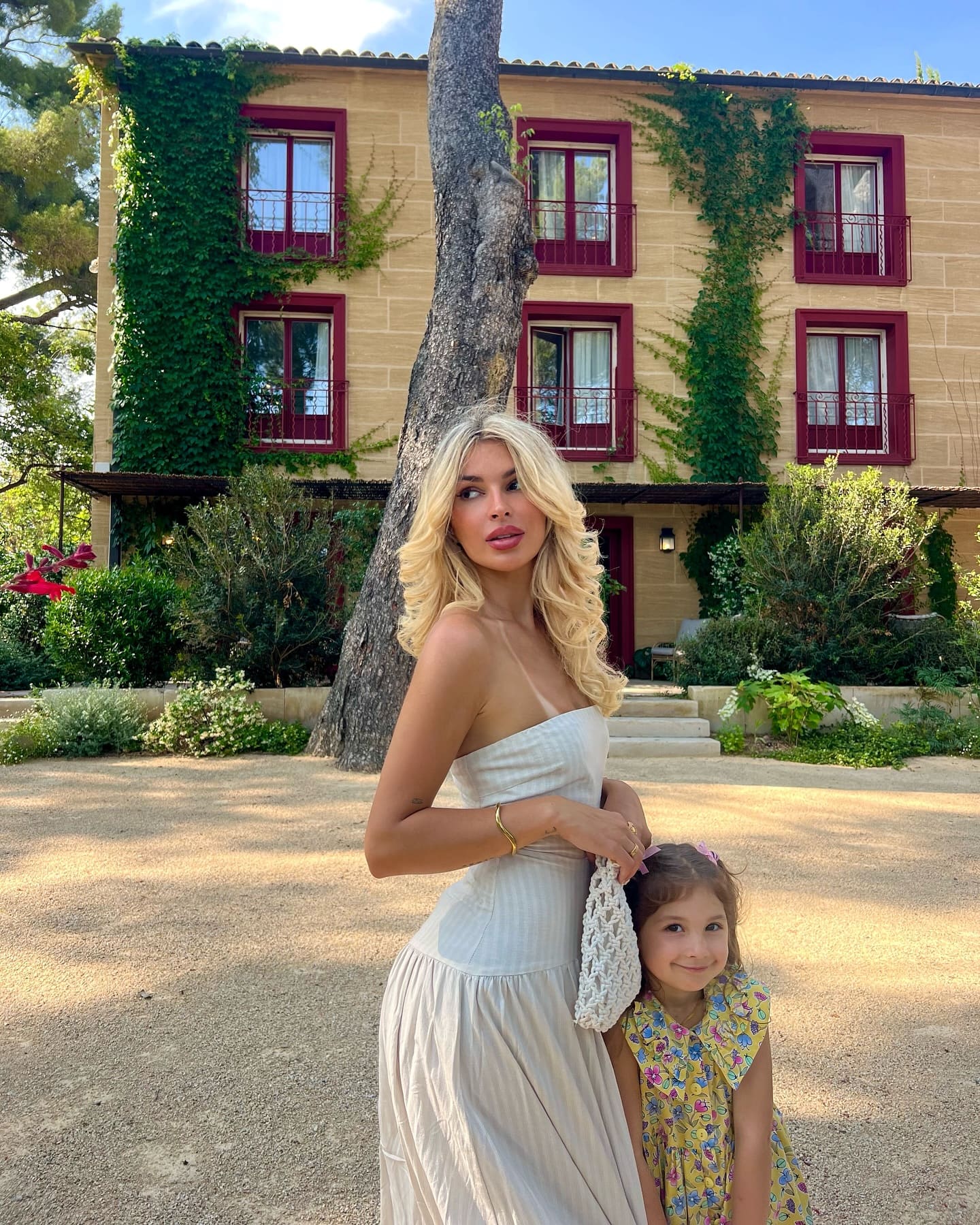 Vulnérable, elle rend hommage à sa fille