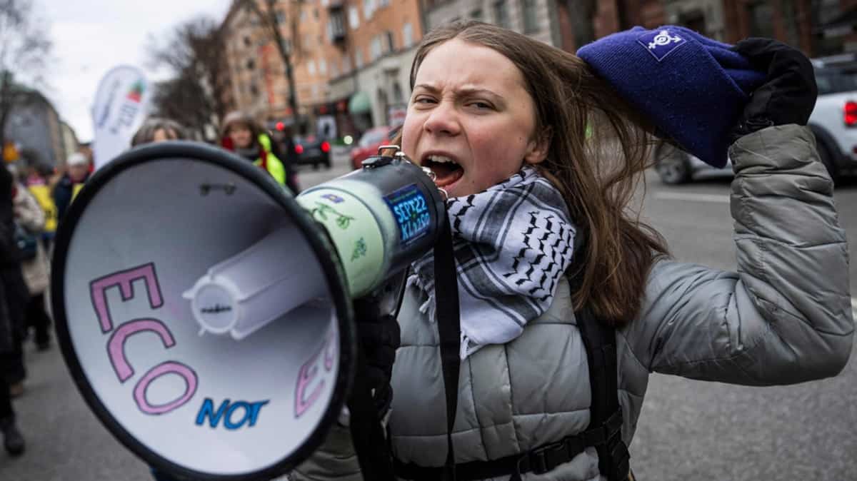 Suède: Greta Thunberg comparaîtra encore devant la justice pour son refus d'obéir à la police